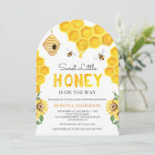 Invitation Honeycomb Beehive Sweet Honey Bee Baby Shower (Debout devant)