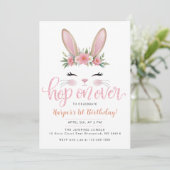 Invitation Hop Sur Le Petit Lapin Fête Anniversaire (Debout devant)