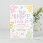Invitation Hop Two It Bunny 2e anniversaire Pastel Daisy Flor (Debout devant)