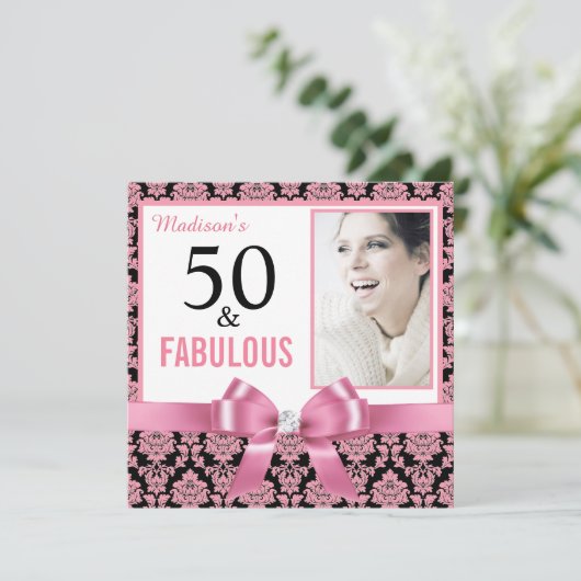 Invitation Hot rose blanc noir damask 50e anniversaire (Debout devant)