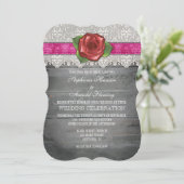 Invitation Hot rose Grey Rustic Wood Rose Mariage Inviter (Debout devant)