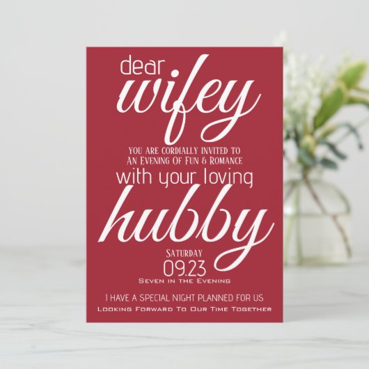 Invitation Hubby Demande À Wifey Out (Debout devant)