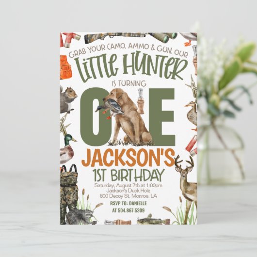 Invitation Hunter First Birthday (Debout devant)