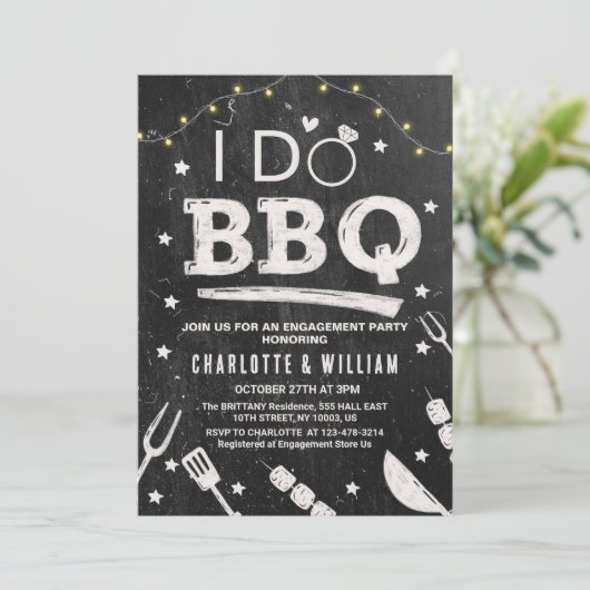 Invitation I Do BBQ String Lights Rustic Engagement Party  (Debout devant)