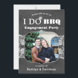 Invitation I DO Fiançailles Photo Elegant Lace Chalkboard BBQ<br><div class="desc">Je FAIS Fiançailles Photo Elegant Lace Chalkboard BBQ Party Invitation Card. Célébrez votre événement spécial avec cette belle carte d'invitation. Tous les textes sont pré-arrangés pour que vous personnalisiez facilement et rapidement avec vos propres détails.</div>