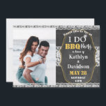 Invitation I DO Fiançailles Photo Elegant Lace Chalkboard BBQ<br><div class="desc">I DO Fiançailles 4 Photo Elegant Lace Chalkboard BBQ Party Invitation Card. Célébrez votre événement spécial avec cette belle carte d'invitation. Tous les textes sont pré-arrangés pour que vous personnalisiez facilement et rapidement avec vos propres détails.</div>