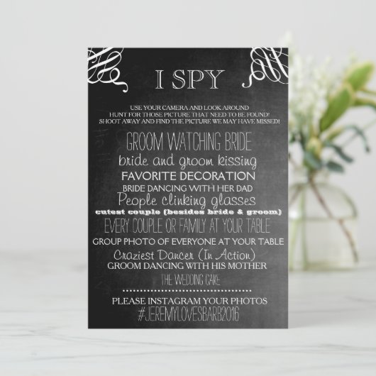 Invitation I Spy Mariage Game Chalkboard Edition (Debout devant)