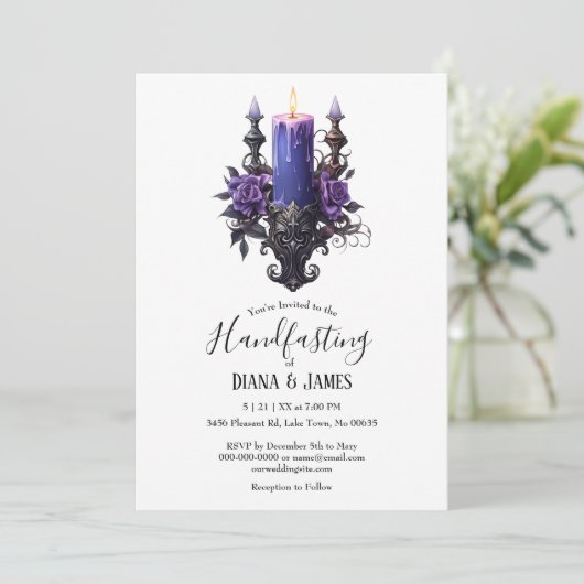 Invitation Imaginaire gothique Violet foncé Candelabra Handfa (Debout devant)
