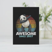 Invitation Incroyable depuis 2007 Dabbing Panda 13e anniversa (Debout devant)