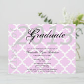 Invitation Inscription/Invitation Élégante d'un diplôme rose (Debout devant)