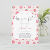 Invitation ?Invitation Berry First Birthday (Debout devant)