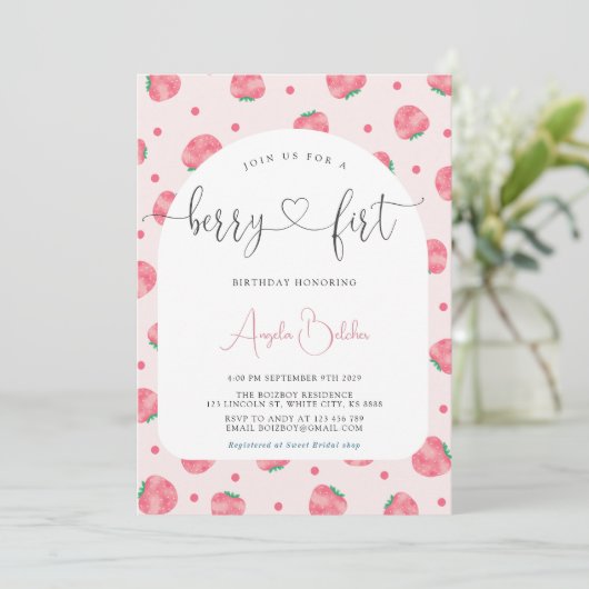 Invitation ?Invitation Berry First Birthday (Debout devant)