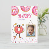 Invitation is translated to "Invitation" in French (Debout devant)