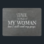 Invitation J'ai toujours besoin de ma proposition de Groomsma<br><div class="desc">"J'ai finalement trouvé ma femme mais j'ai encore besoin de mes gars" "Soyez mon Groomsman/ Meilleur Homme ?" Cartes de proposition amusantes Chalkboard.</div>