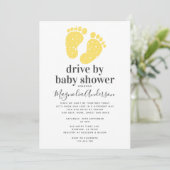 Invitation Jaune Bébé Pieds Drive Par Baby shower (Debout devant)