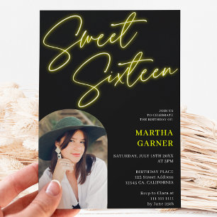 Invitation Jaune de néon script joyeux arche photo Sweet 16