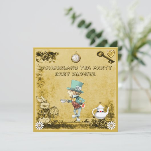 Invitation Jaune Mad Hatter Wonderland Tea Party Baby shower (Debout devant)