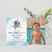Invitation Jawsome de requin sous la mer Fête d'anniversaire (Debout devant)