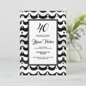 Invitation Jazzy Black & White Wavy Zebra Stripes (Debout devant)