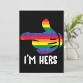 Invitation Je suis Hers Rainbow Lesbian Couple Funny LGBT Pri (Debout devant)