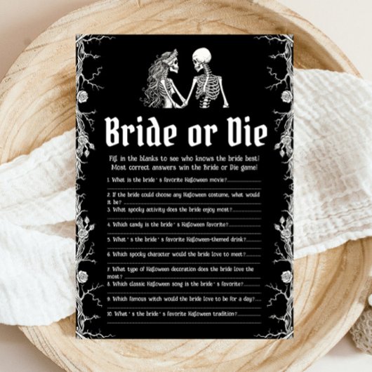 Invitation Jeu de Halloween gothique Qui connaît le mieux la