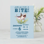 Invitation Join Us For a Bite Funny Shark Boys Birthday Party (Debout devant)