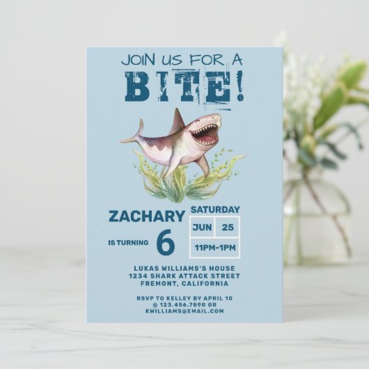 Invitation Join Us For a Bite Funny Shark Boys Birthday Party (Debout devant)