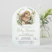 Invitation Joli Bunny Sage Vert Baby shower d'arc Floral (Debout devant)