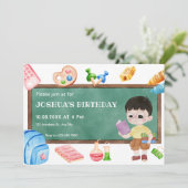 Invitation Joli enfant de l'école, tableau noir anniversaire (Debout devant)