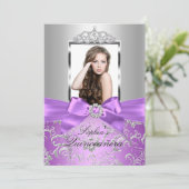 Invitation Jolie Bow et Tiara Quinceanera en argent violet (Debout devant)