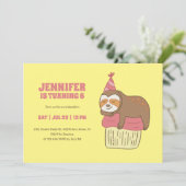 Invitation Jote Sloth dormant sur Cupcake Anniversaire de enf (Debout devant)