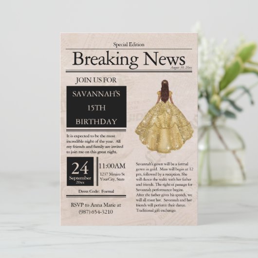 Invitation Journal Vintage Quinceañera Or (Debout devant)