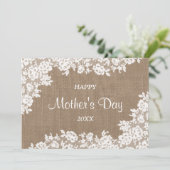 Invitation Joyeuse fête des Mères | Burlap Rustique & Lace Bl (Debout devant)