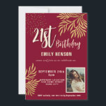 Invitation Joyeux 21e anniversaire Gold Foliage Photo Party<br><div class="desc">Joyeux 21e anniversaire Gold Foliage Photo Party Invitation. Fêtez un jalon dans le style avec notre Élégant invitation du 21e anniversaire. Doté d'un élégant arrière - plan rouge foncé orné d'un luxueux feuillage doré, ce design ajoute une touche de classe à toute célébration. Personnalisée avec votre photo, cette collection est...</div>