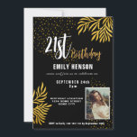 Invitation Joyeux 21e anniversaire Gold Foliage Photo Party<br><div class="desc">Joyeux 21e anniversaire Gold Foliage Photo Party Invitation. Fêtez un jalon dans le style avec notre invitation élégant Black & Gold 21st Birthday. Doté d'un arrière - plan noir sophistiqué orné d'un luxueux feuillage doré, ce design ajoute une touche de classe à toute célébration. Personnalisée avec votre photo, cette collection...</div>