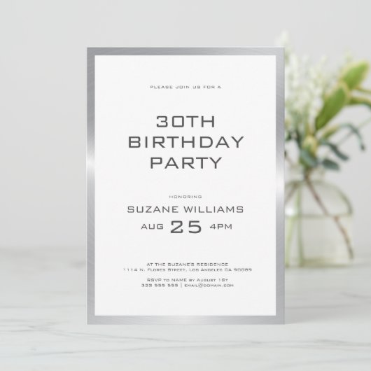 Invitation Joyeux modèle d'anniversaire avec blanc et argent (Debout devant)