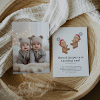 Jumeaux Ours portant un chapeau de Père Noël pour