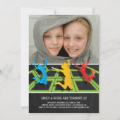 Invitation Jumeaux sur trampoline Anniversaire 2 Photo (Devant)