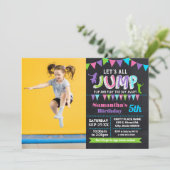 Invitation Jump anniversaire trampoline rose palkboard photo (Debout devant)