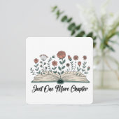 Invitation Just One More Chapter – Floral Book Lover (Debout devant)