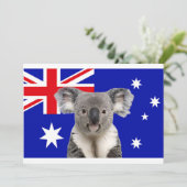 Invitation Koala avec l'Arrière - plan du drapeau australien  (Debout devant)