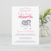 Invitation La conduite d'une fille par un éléphant rose Baby  (Debout devant)