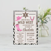 Invitation La cow-girl rose initialise l'invitation (Debout devant)