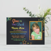 Invitation La lueur dans l'invitation foncé de photo (Debout devant)