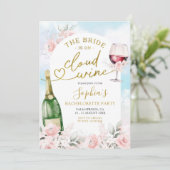 Invitation La Mariée Est Sur Le Vin Nuageux Bachelorette Itin (Debout devant)