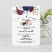 Invitation L'amour brasse la Fête des mariées bleue Café Part (Debout devant)