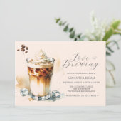 Invitation L'amour brasse la Fête des mariées de café glacé d (Debout devant)