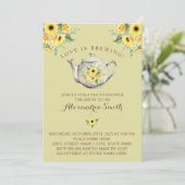 Invitation L'amour brasse la Fête des mariées de thé Fleurs d (Debout devant)