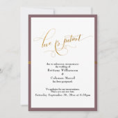Invitation L'amour élégant est Patient Mauve Gold Stripe Card (Devant)