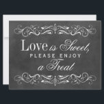 Invitation L'amour est doux Vintage noir Chalkboard Flourish<br><div class="desc">Des tourbillons décoratifs et des fioritures encadrent cette élégante marque vintage d'inspiration "L'amour est doux,  s'il vous plaît dégustez une gâchette" signe de table dessert. L'Arrière - plan a une apparence de tableau noir texturé.</div>